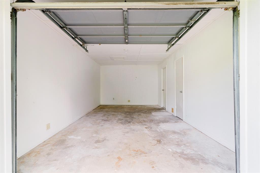 350 Town E Drive Reno, TX 75462 - Photo 3 of 16