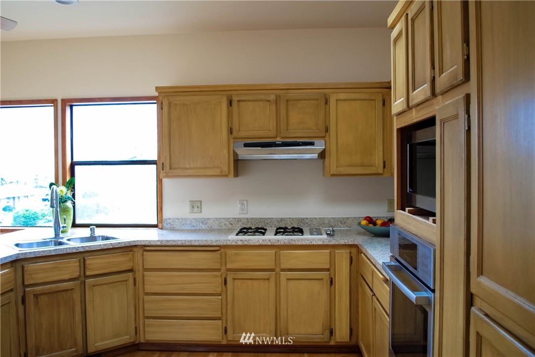 847 Southwest Echo Loop Oak Harbor, WA 98277 - Photo 13 of 24 Gallery Image 13