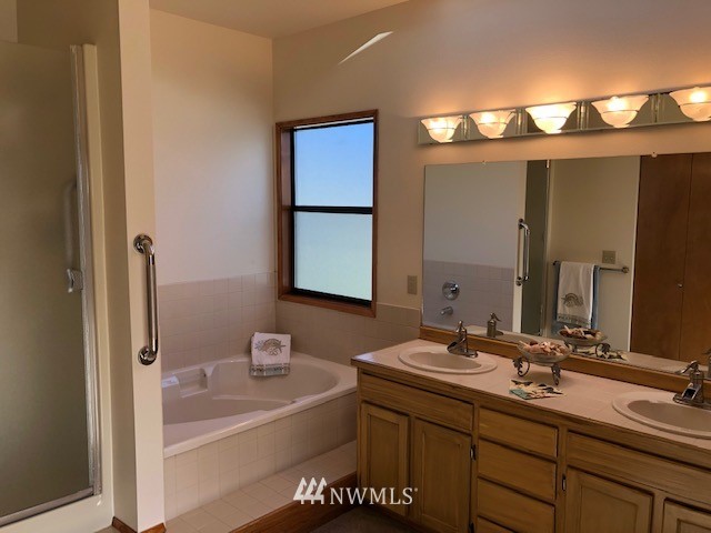 847 Southwest Echo Loop Oak Harbor, WA 98277 - Photo 16 of 24 Gallery Image 16