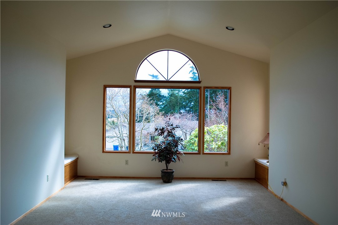 847 Southwest Echo Loop Oak Harbor, WA 98277 - Photo 5 of 24 Gallery Image 5