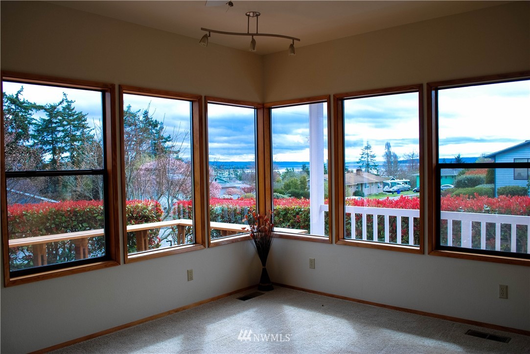 847 Southwest Echo Loop Oak Harbor, WA 98277 - Photo 8 of 24 Gallery Image 8