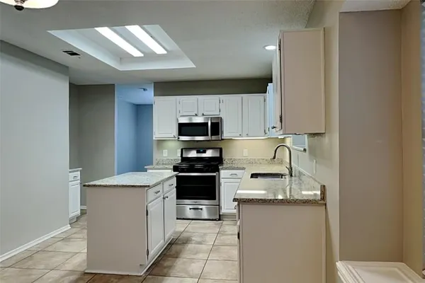 $2,350 | 1327 East Branch Hollow Drive, Carrollton, TX 75007