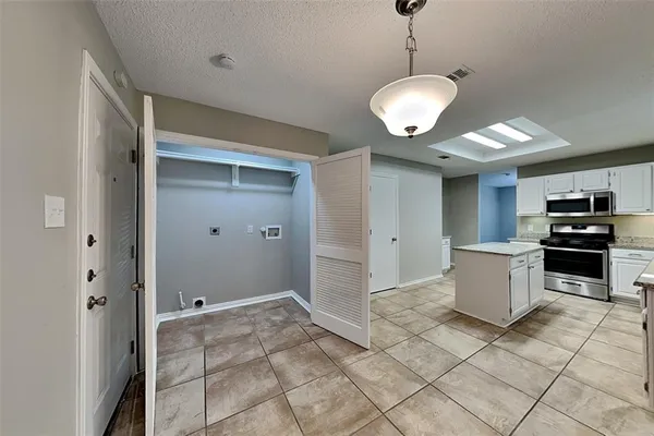 $2,350 | 1327 East Branch Hollow Drive, Carrollton, TX 75007
