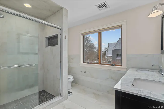 $4,575 | 600 Cantitoe Street, Unit CARRIAGE HOUSE, Bedford, NY 10506