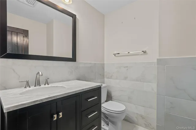 $4,575 | 600 Cantitoe Street, Unit CARRIAGE HOUSE, Bedford, NY 10506