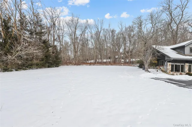 $4,575 | 600 Cantitoe Street, Unit CARRIAGE HOUSE, Bedford, NY 10506