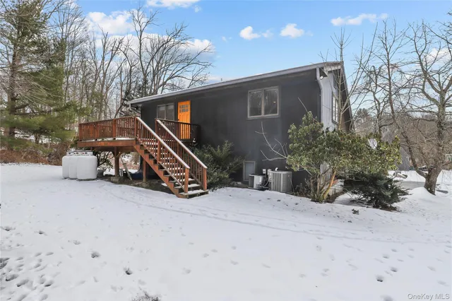 $4,575 | 600 Cantitoe Street, Unit CARRIAGE HOUSE, Bedford, NY 10506