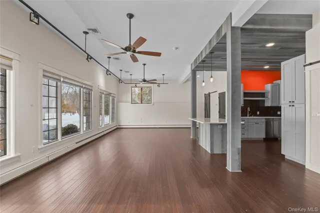 $4,575 | 600 Cantitoe Street, Unit CARRIAGE HOUSE, Bedford, NY 10506