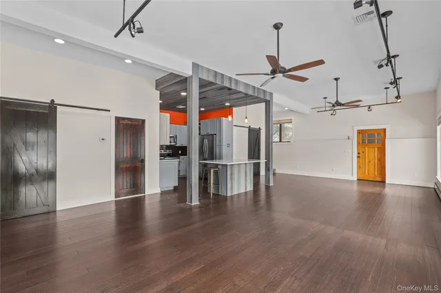 $4,575 | 600 Cantitoe Street, Unit CARRIAGE HOUSE, Bedford, NY 10506