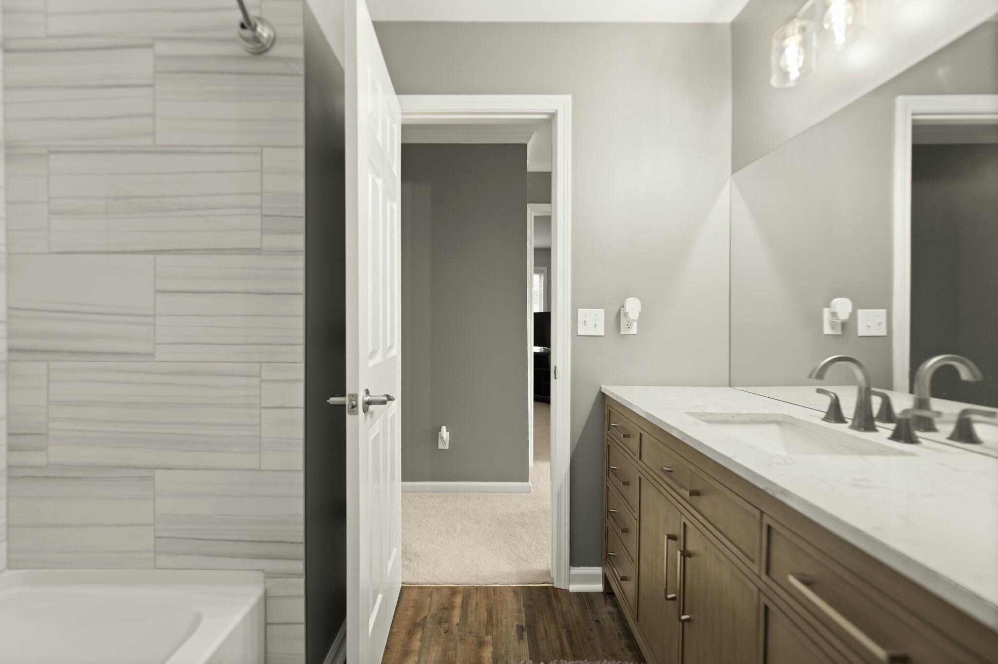 545 Millpond Road Lexington, KY 40514 - Photo 33 of 41 Guest Bathroom