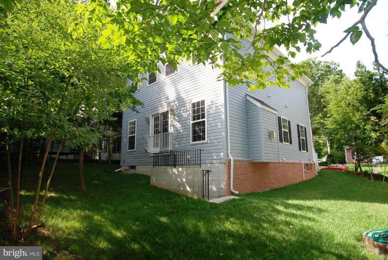 9215 Whitney Street Silver Spring, MD 20901 - Photo 16 of 16 Exterior (Rear)