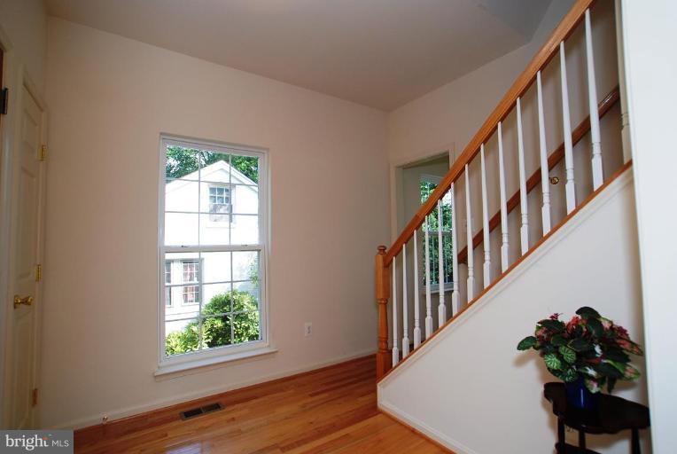 9215 Whitney Street Silver Spring, MD 20901 - Photo 9 of 16 Entrance / Foyer