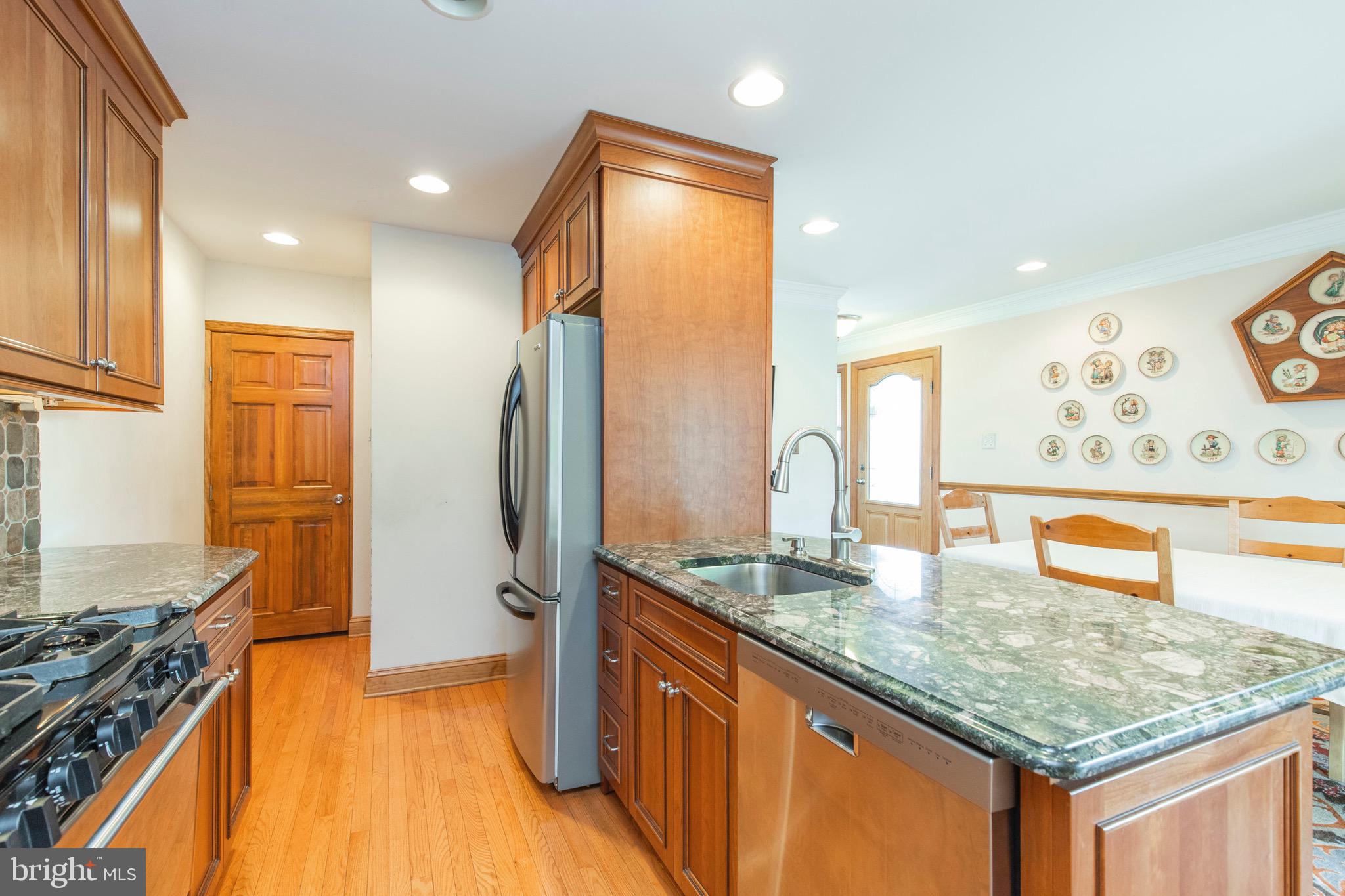 832 Hood Road Swarthmore, PA 19081 - Photo 7 of 28 Kitchen with Island