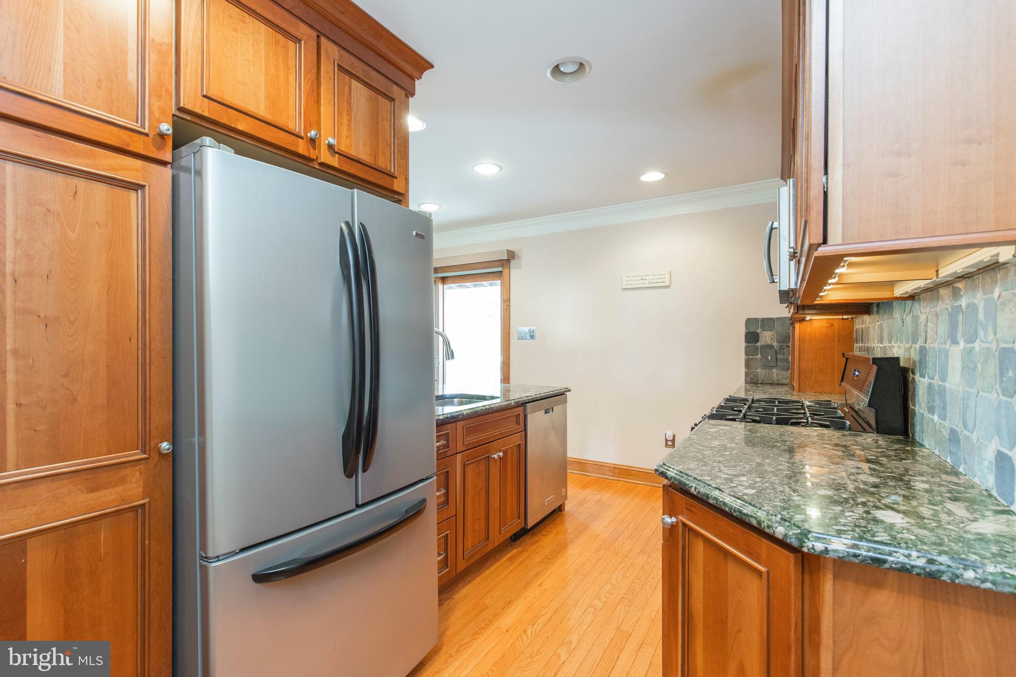 832 Hood Road Swarthmore, PA 19081 - Photo 9 of 28 Kitchen