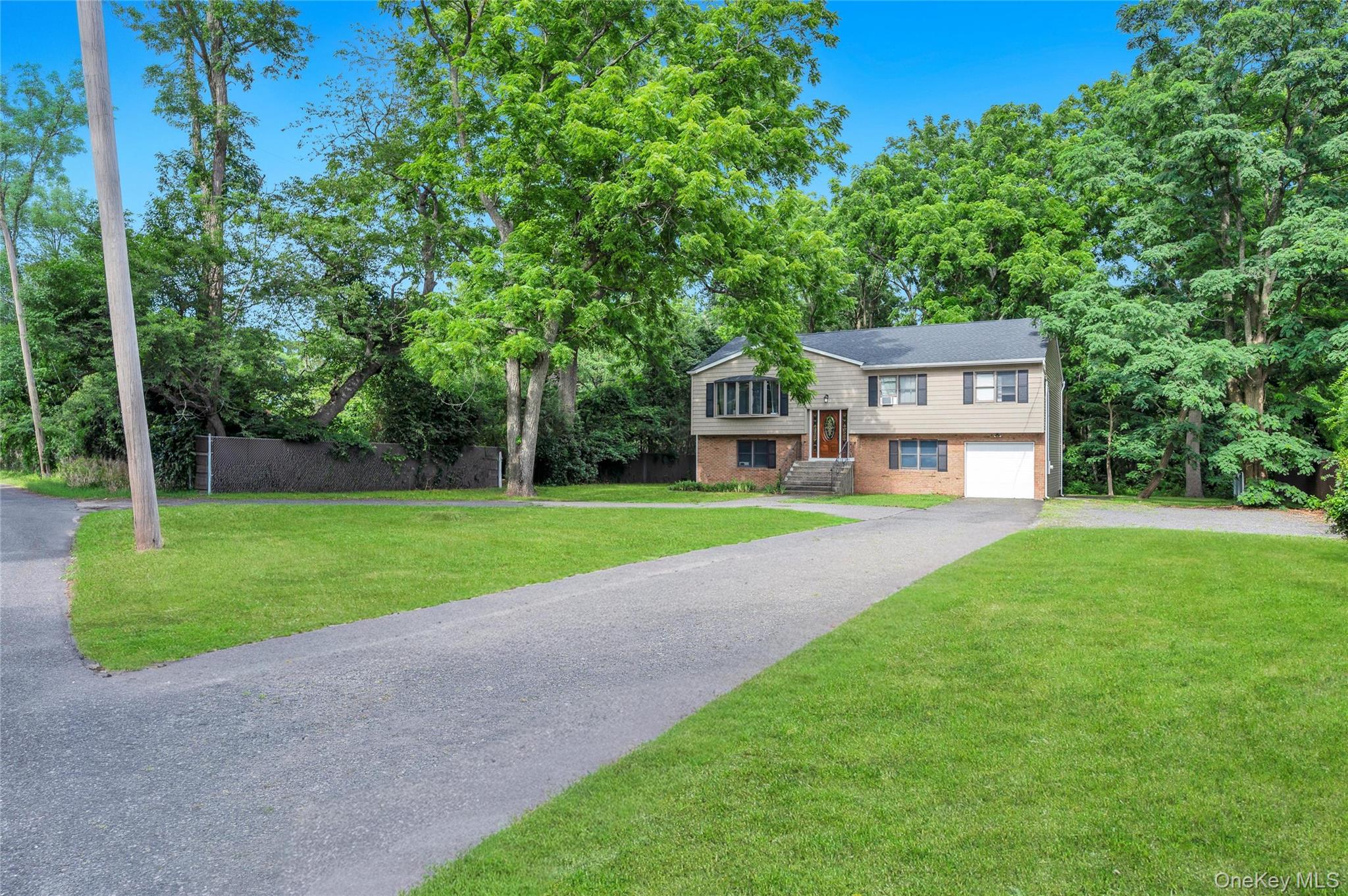87 Holbrook Road Centereach, NY 11720 - Photo 25 of 27