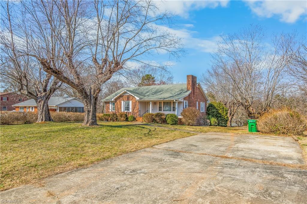 827 Dodson Mill Road Pilot Mountain, NC 27041 - Photo 4 of 25