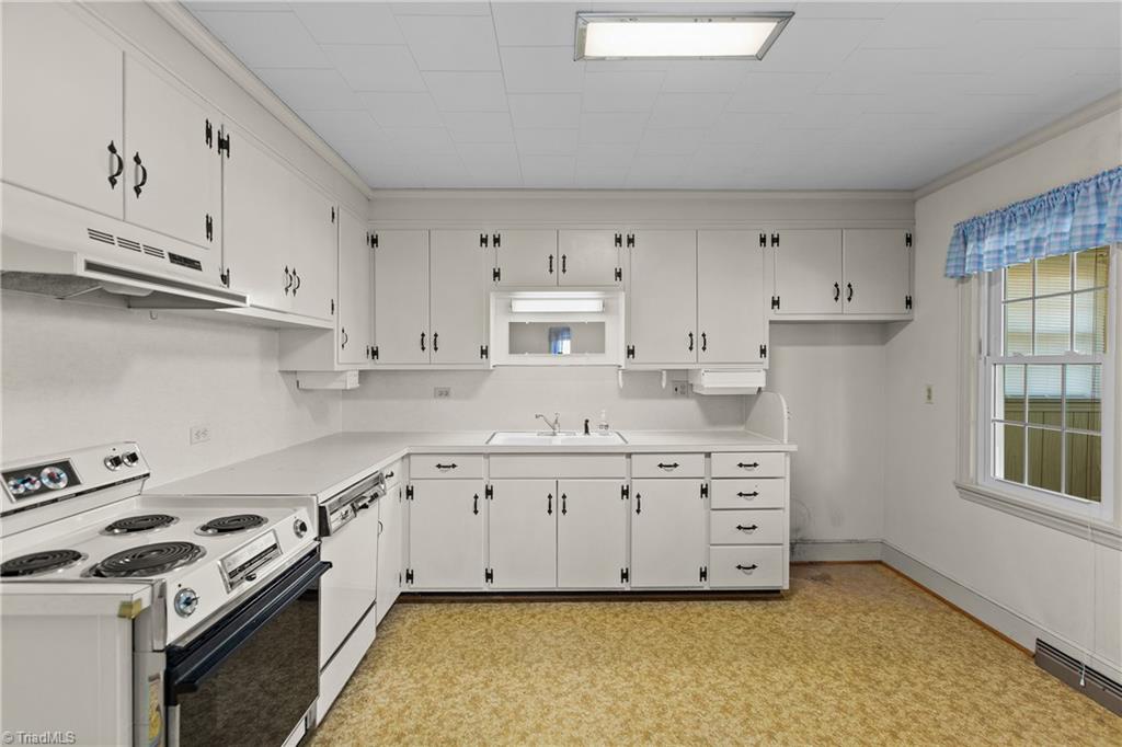 827 Dodson Mill Road Pilot Mountain, NC 27041 - Photo 7 of 25