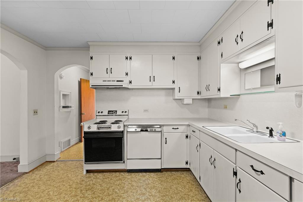 827 Dodson Mill Road Pilot Mountain, NC 27041 - Photo 9 of 25