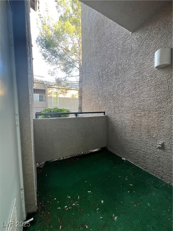2152 Quarry Ridge Street, Unit 103 Las Vegas, NV 89117 - Photo 25 of 43 View of balcony