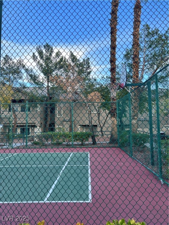 2152 Quarry Ridge Street, Unit 103 Las Vegas, NV 89117 - Photo 39 of 43 View of tennis court