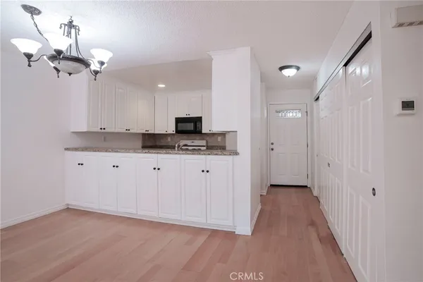 $509,999 | 7101 Farralone Avenue, Unit 135, Canoga Park, CA 91303