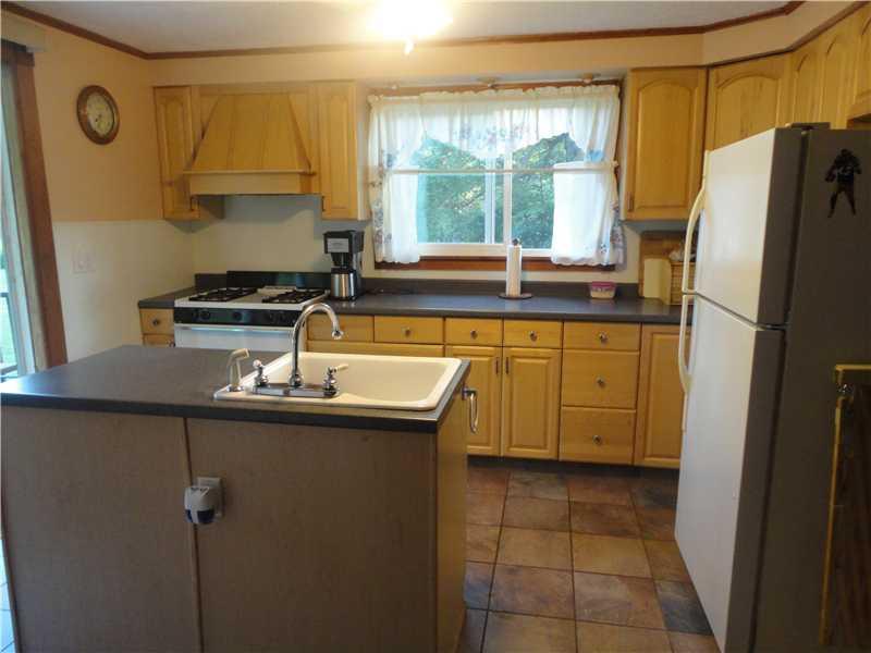 402 Boyers Road Harrisville, PA 16038 - Photo 5 of 5 Kitchen.