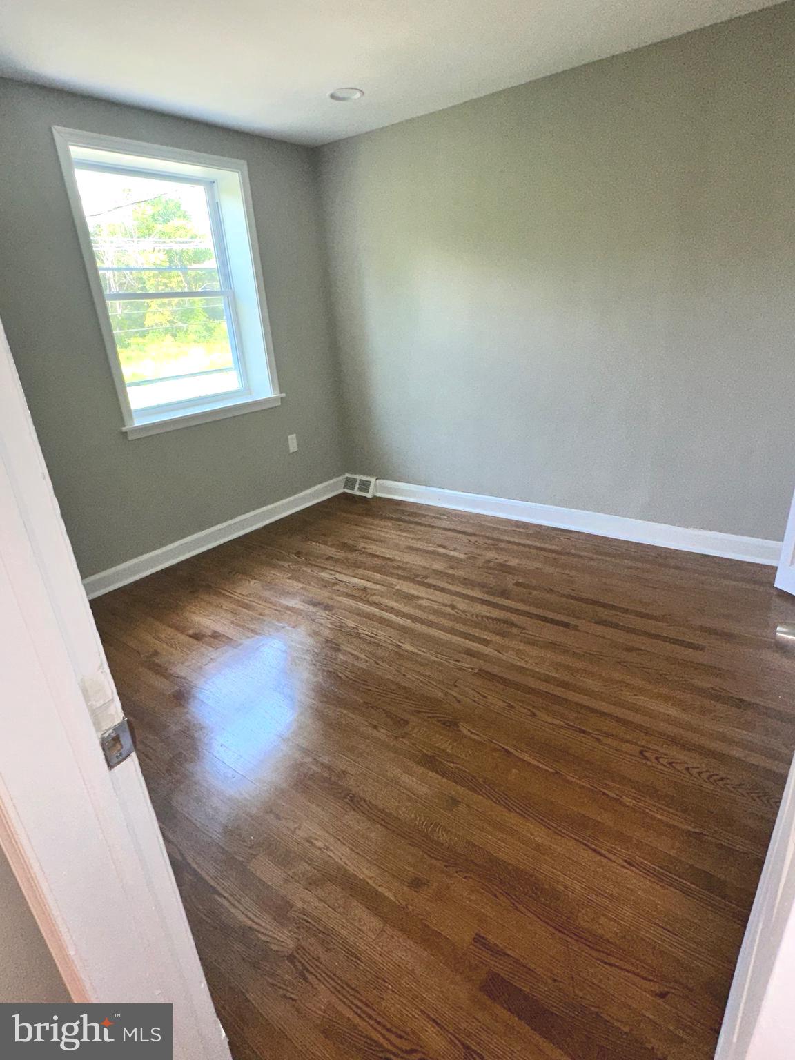 4872 Greencrest Road Baltimore, MD 21206 - Photo 13 of 21