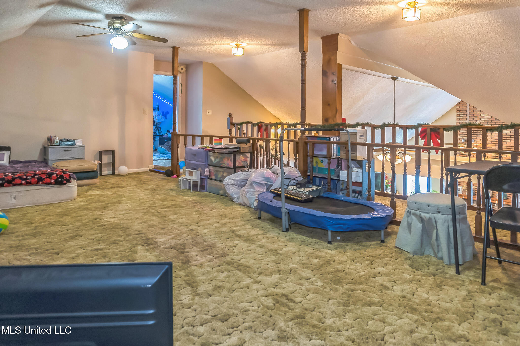 1551 Highway 4 Ashland, MS 38603 - Photo 17 of 31 17_1551_Hwy_4E_Ashland_MS_38603-Living_r