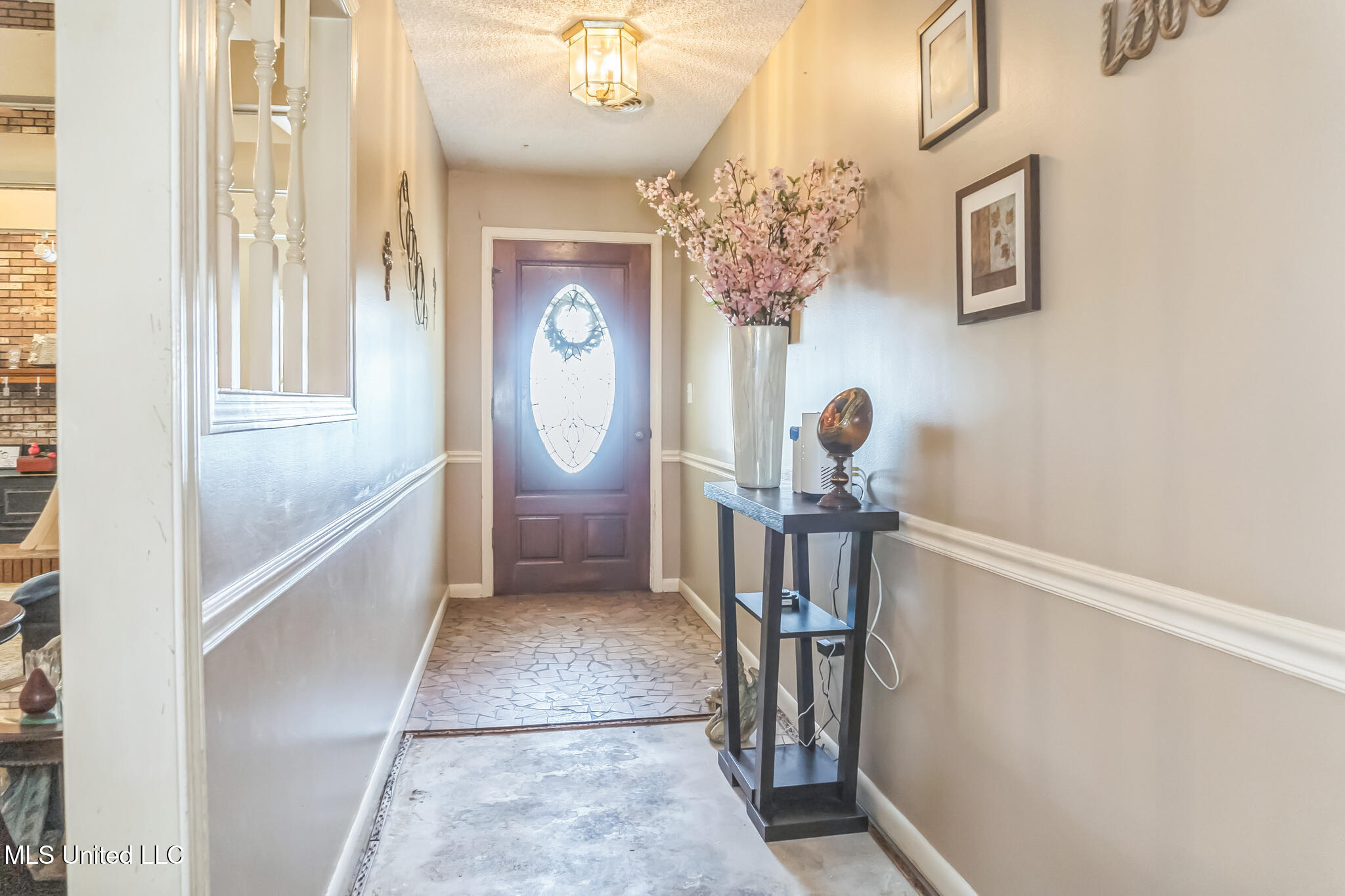 1551 Highway 4 Ashland, MS 38603 - Photo 6 of 31 06_1551_Hwy_4E_Ashland_MS_38603-Foyer-DS