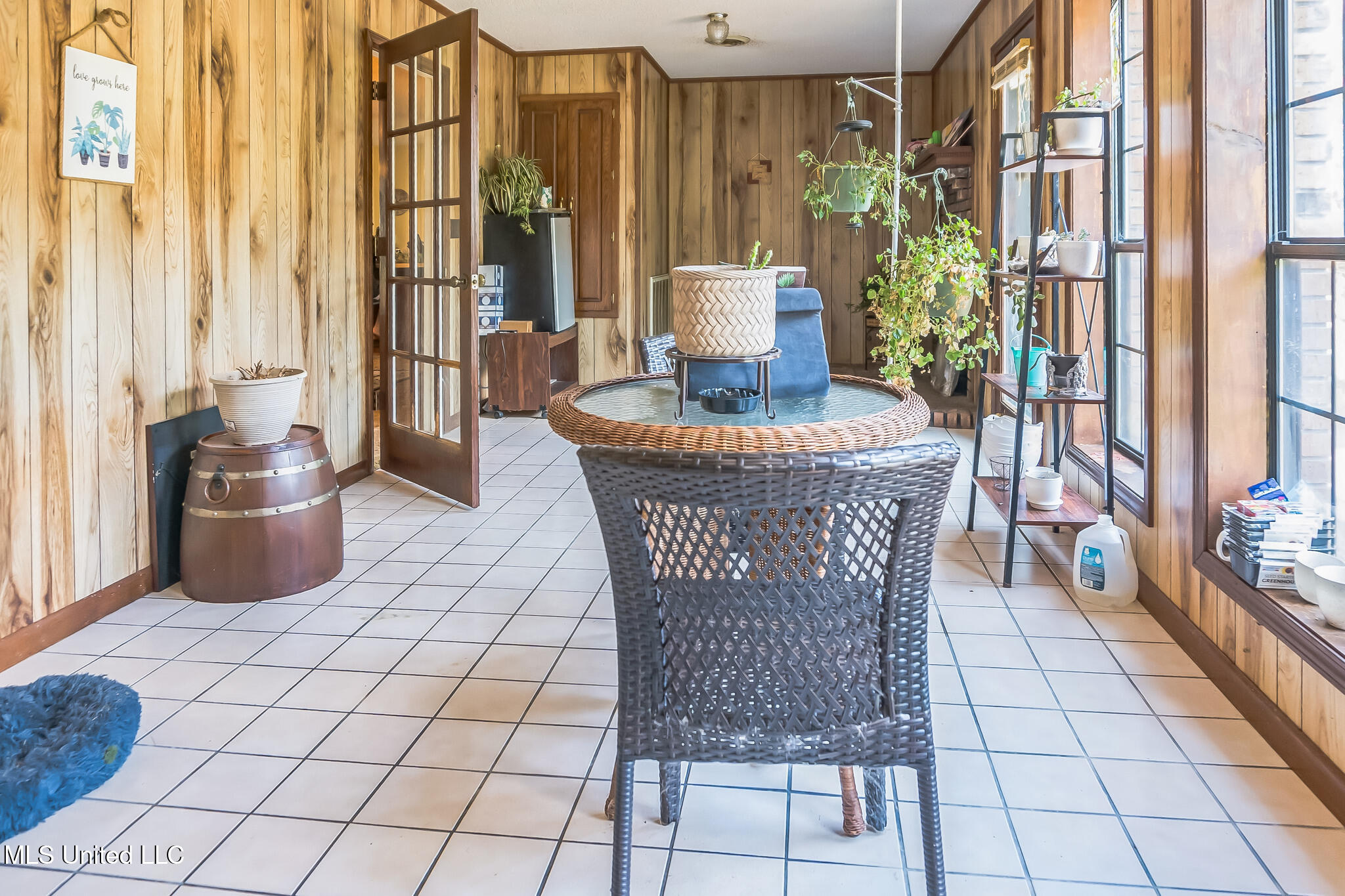 1551 Highway 4 Ashland, MS 38603 - Photo 8 of 31 08_1551_Hwy_4E_Ashland_MS_38603-Foyer-DS