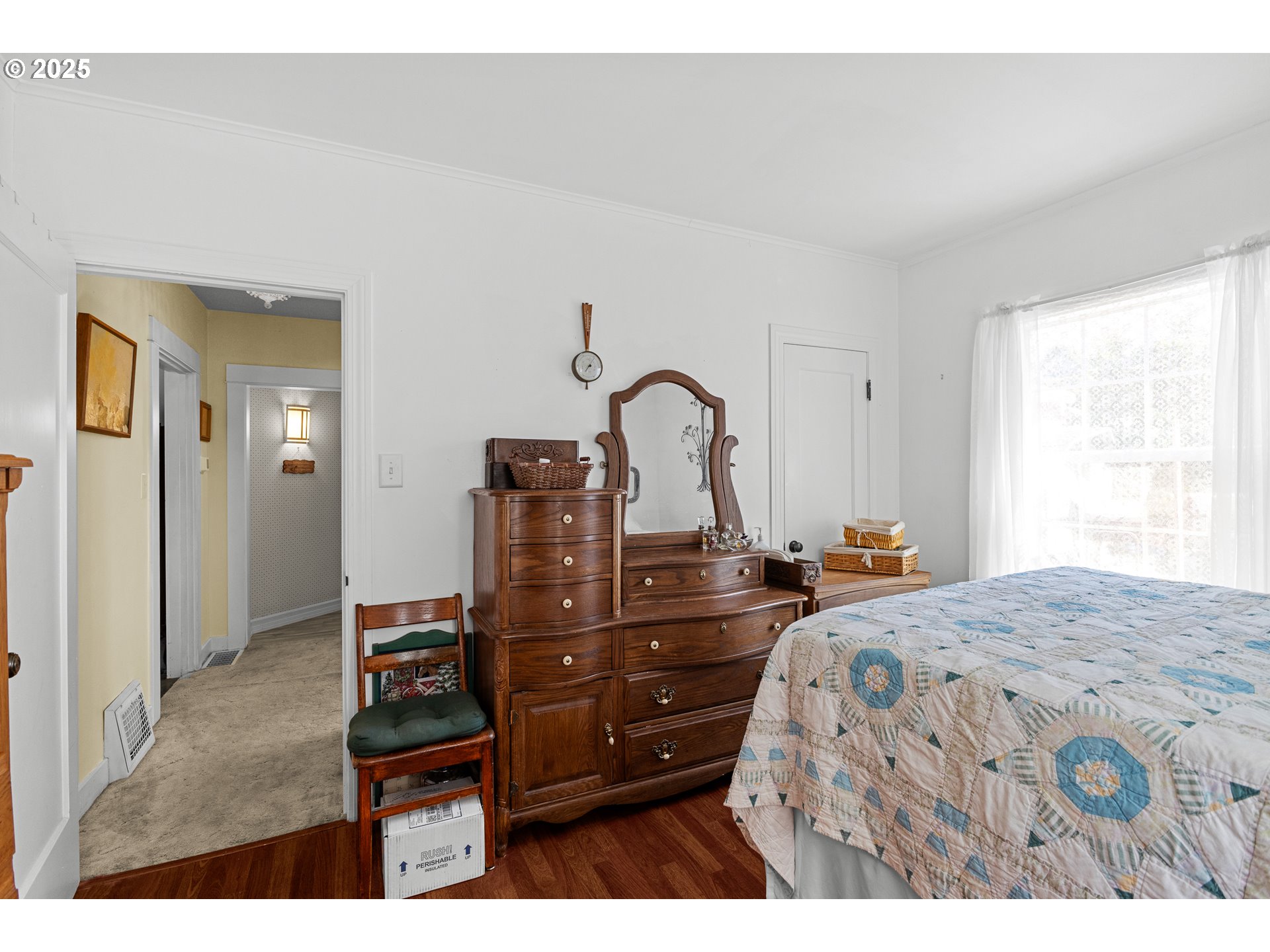 1112 Spruce Street Myrtle Point, OR 97458 - Photo 26 of 47 a bedroom with a bed and a dresser