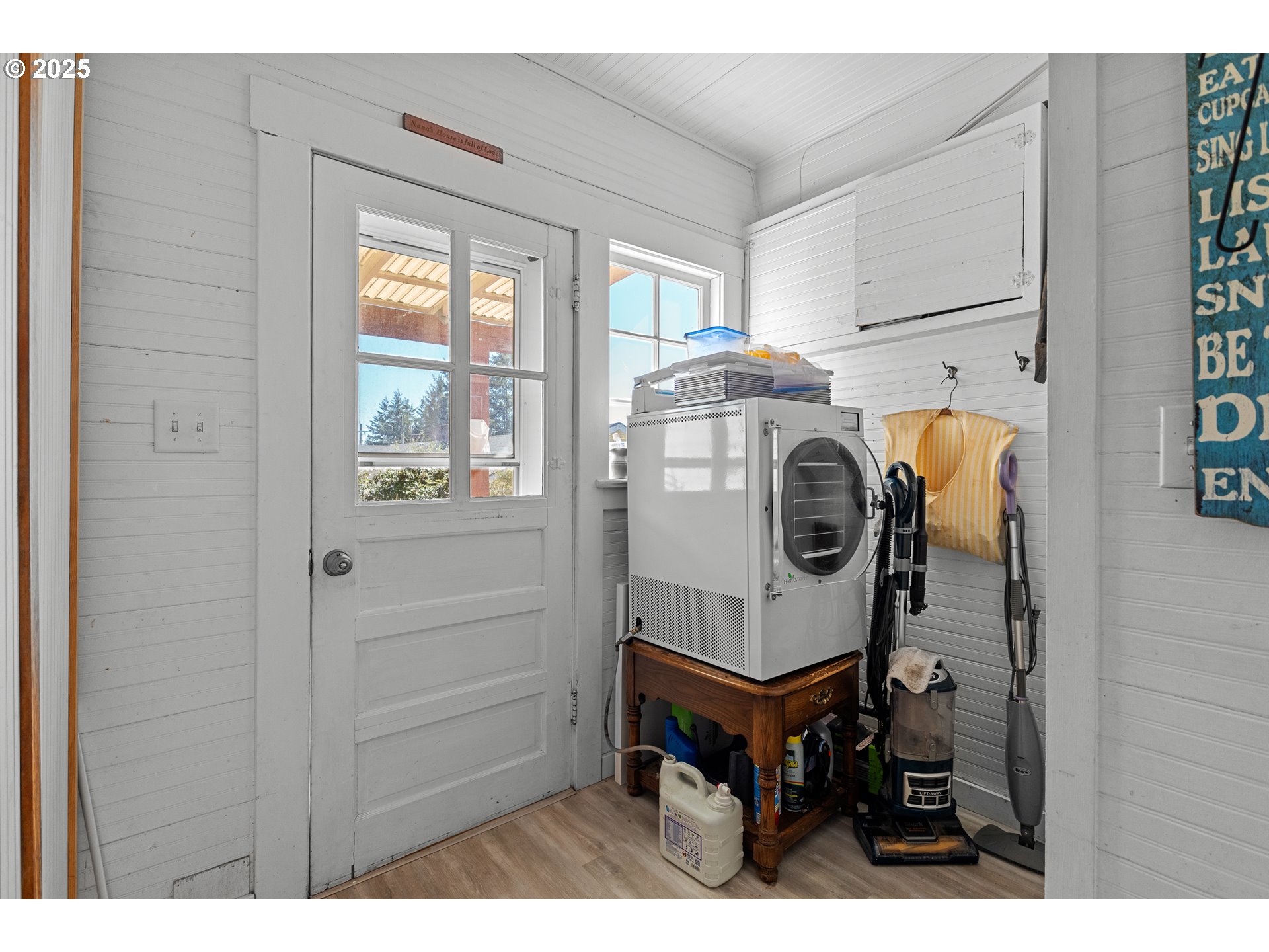 1112 Spruce Street Myrtle Point, OR 97458 - Photo 38 of 47 a utility room with dryer and washer