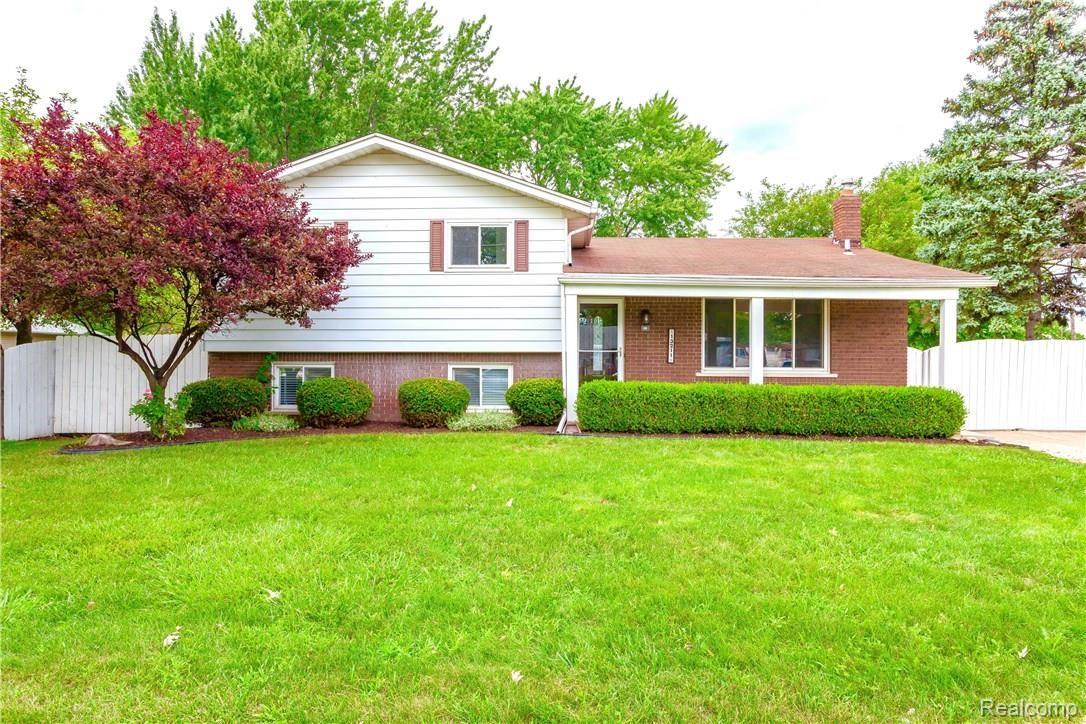 13211 Frazho Road Warren, MI 48089 - Photo 1 of 36 Gorgeous Curb Appeal