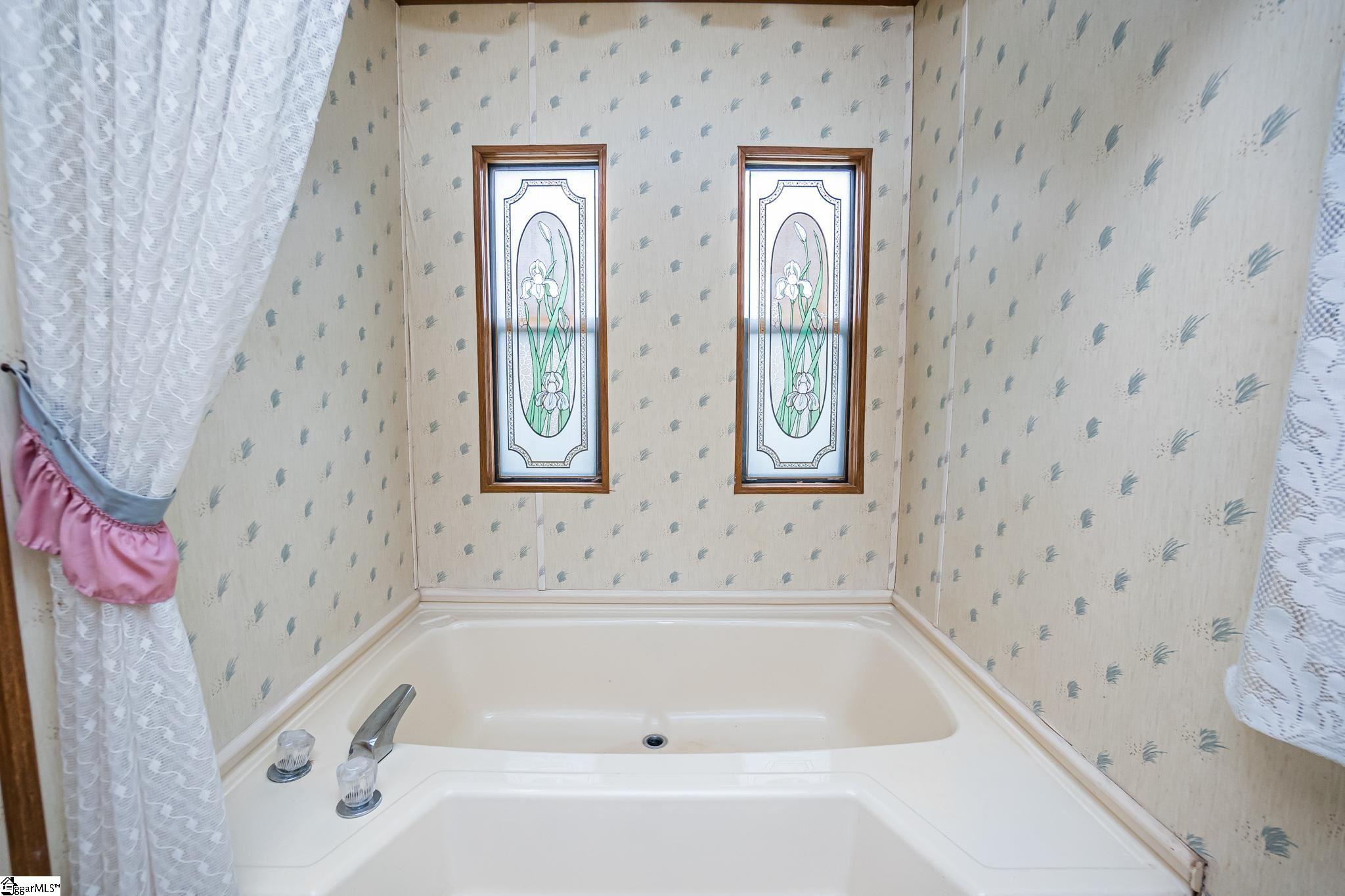 1083 Gilliam Road Greer, SC 29651 - Photo 8 of 26
