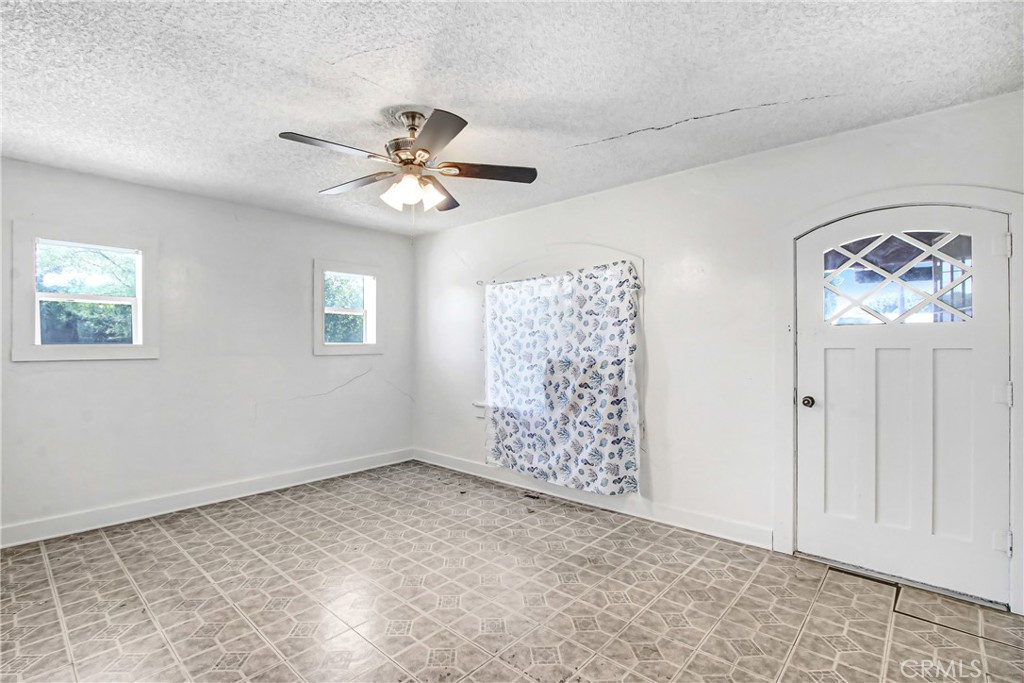 3463 Washington Street Riverside, CA 92504 - Photo 7 of 24 a view of an empty room with a window