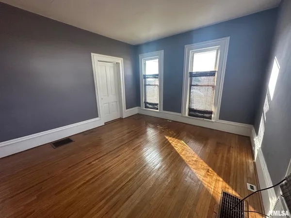 $139,900 | 323 Lincoln Street, Miles, IA 52064