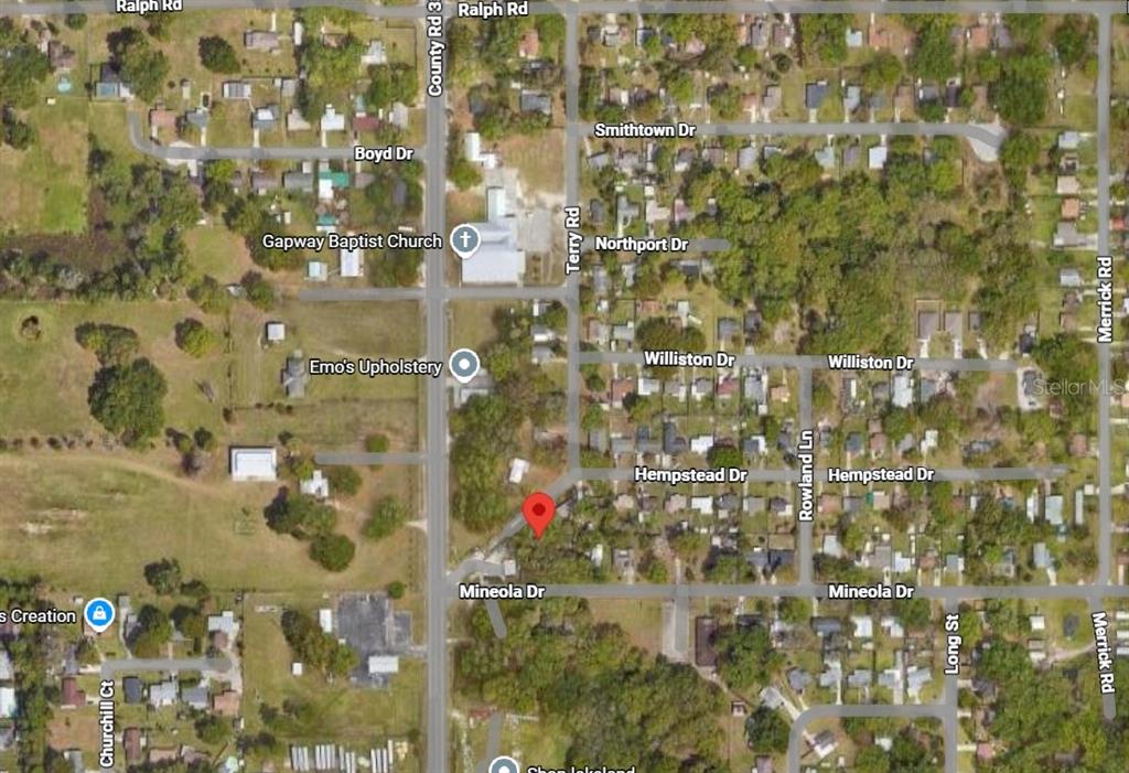 1607 Terry Road Lakeland, FL 33801 - Photo 5 of 6 a bathroom with shower