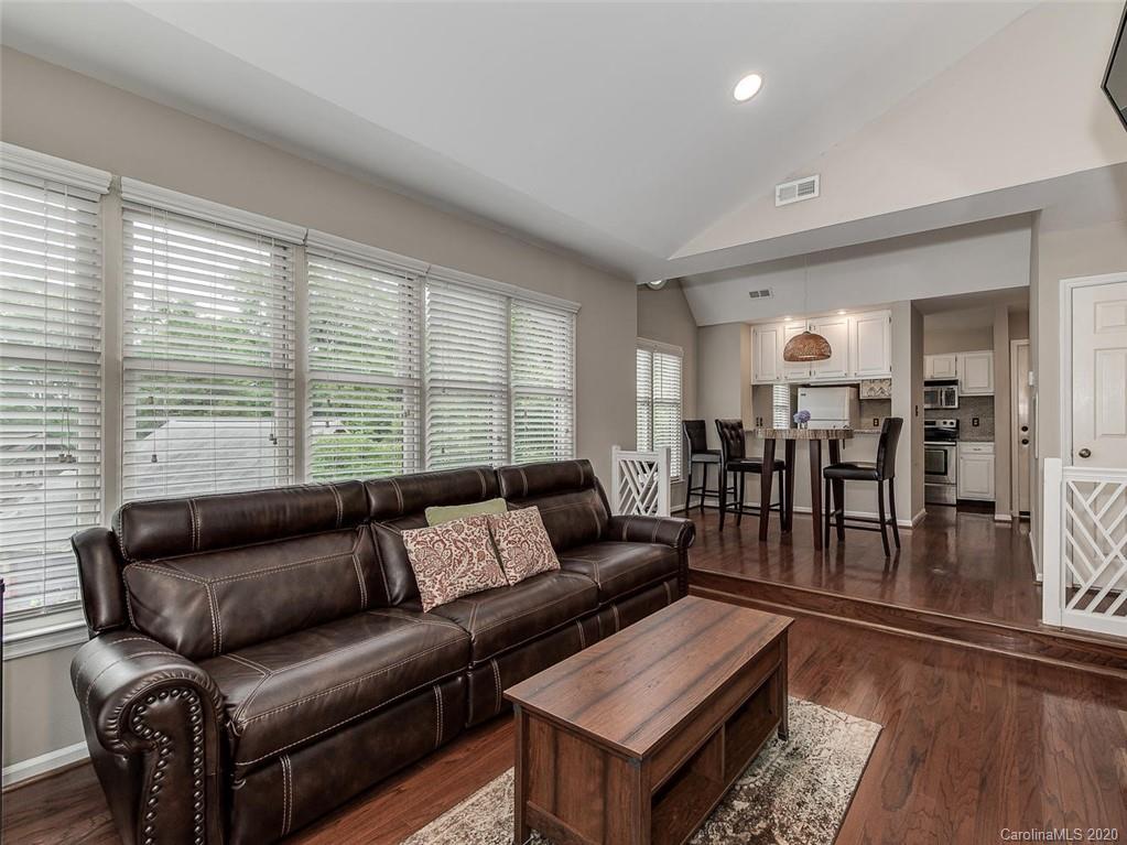222 Queens Road, Unit 54 Charlotte, NC 28204 - Photo 5 of 18 Gallery Image 5