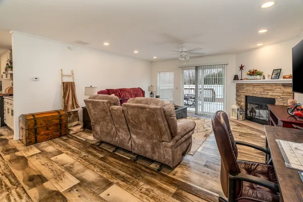 $305,000 | 13310 East Idlewood Road, Mount Vernon, IL 62864