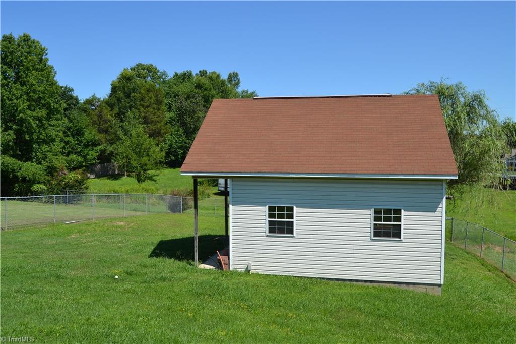 213 Albertson Road Thomasville, NC 27360 - Photo 6 of 27 Gallery Image 6