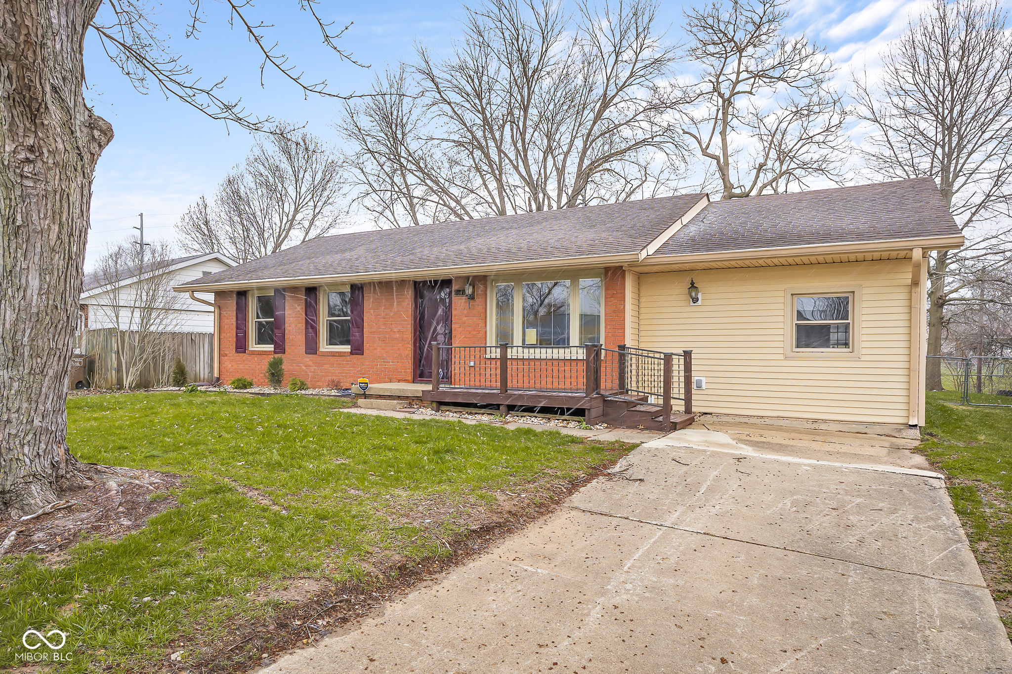 4845 Timbercrest Drive Columbus, IN 47203 - Photo 2 of 42