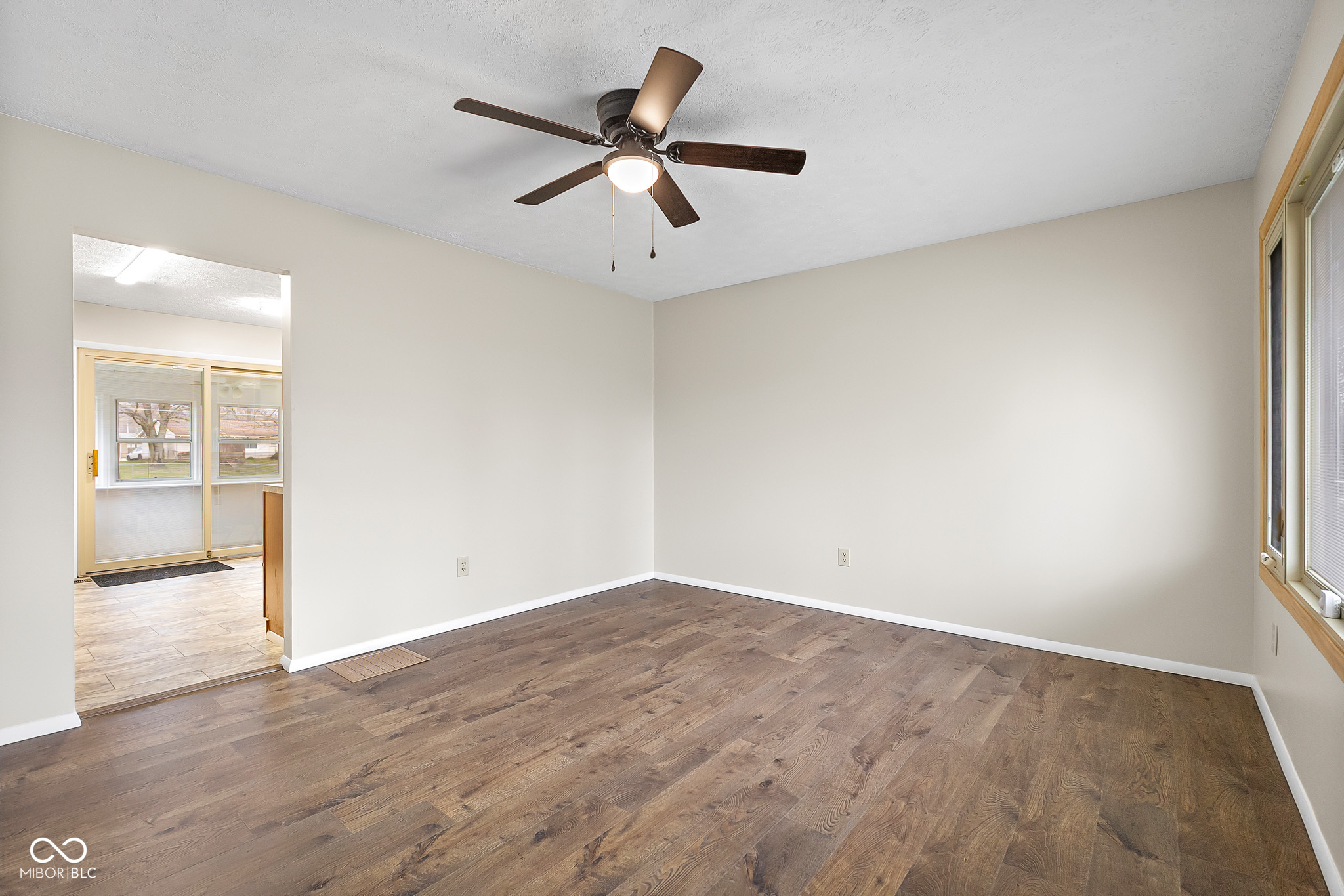 4845 Timbercrest Drive Columbus, IN 47203 - Photo 4 of 42