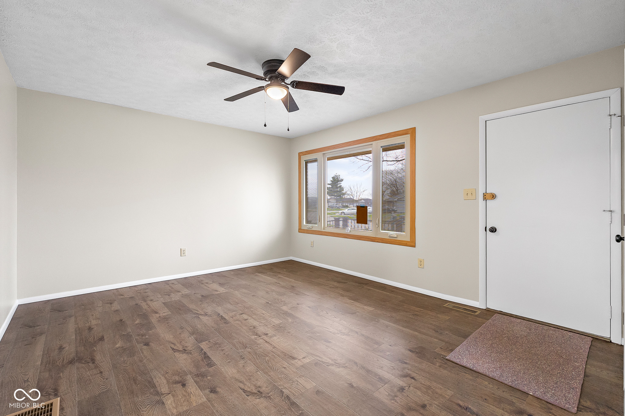 4845 Timbercrest Drive Columbus, IN 47203 - Photo 5 of 42