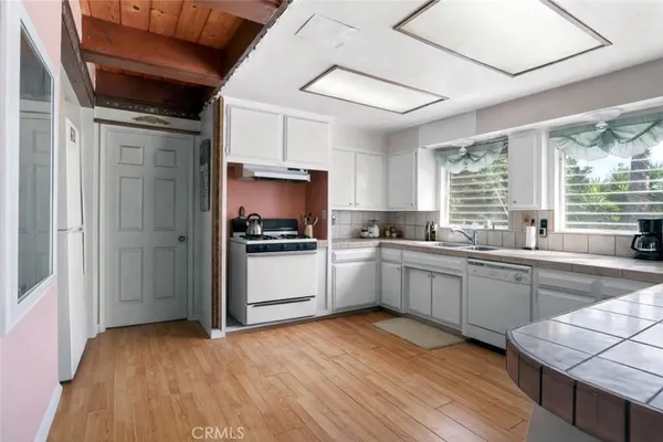 $2,750,000 | 15 La Crescenta Drive, Camarillo, CA 93010