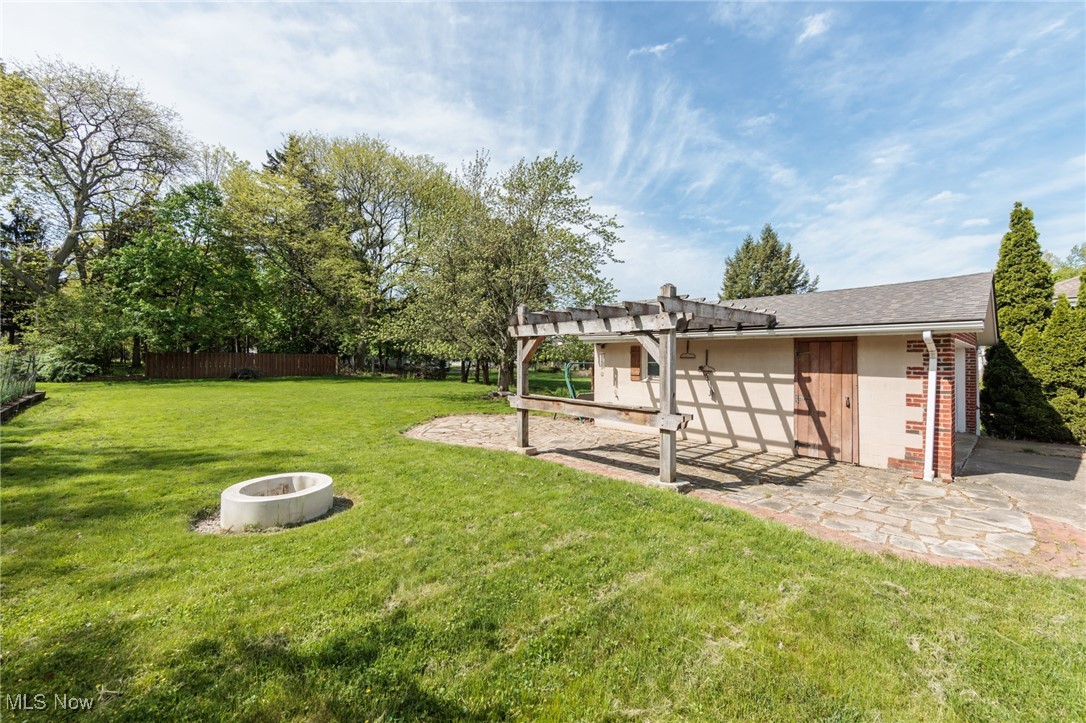 4476 Emerson Road Cleveland, OH 44121 - Photo 16 of 50