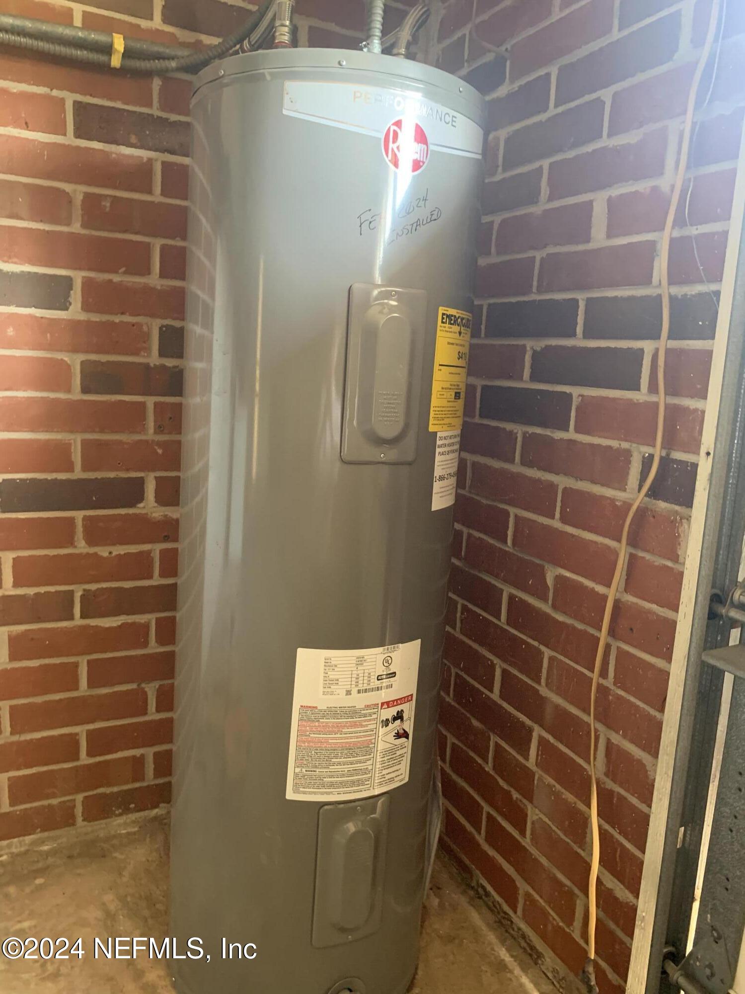 10558 Tulsa Road Jacksonville, FL 32218 - Photo 22 of 24 a bathroom with a shower