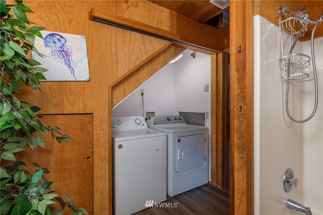5720 Cameron Road Freeland, WA 98249 - Photo 19 of 36 a bathroom with a shower and a sink