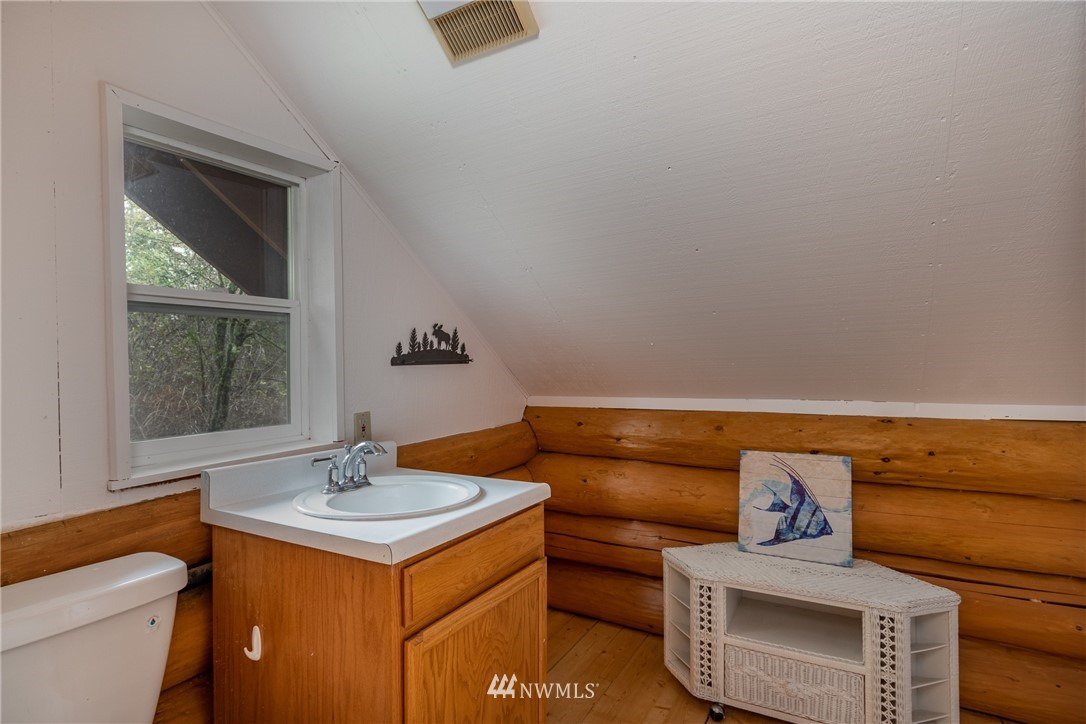 5720 Cameron Road Freeland, WA 98249 - Photo 29 of 36 a utility room with dryer and washer