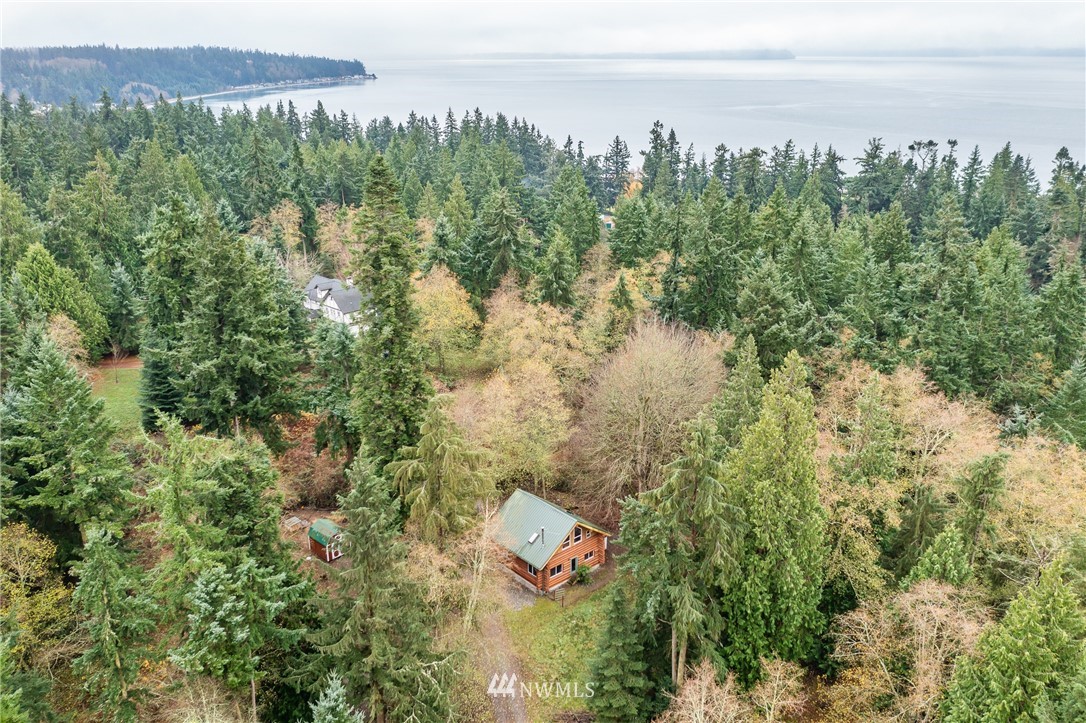 5720 Cameron Road Freeland, WA 98249 - Photo 4 of 36 a close up of a city