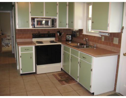 12 Emerson Road Northborough, MA 01532 - Photo 3 of 22 Gallery Image 3